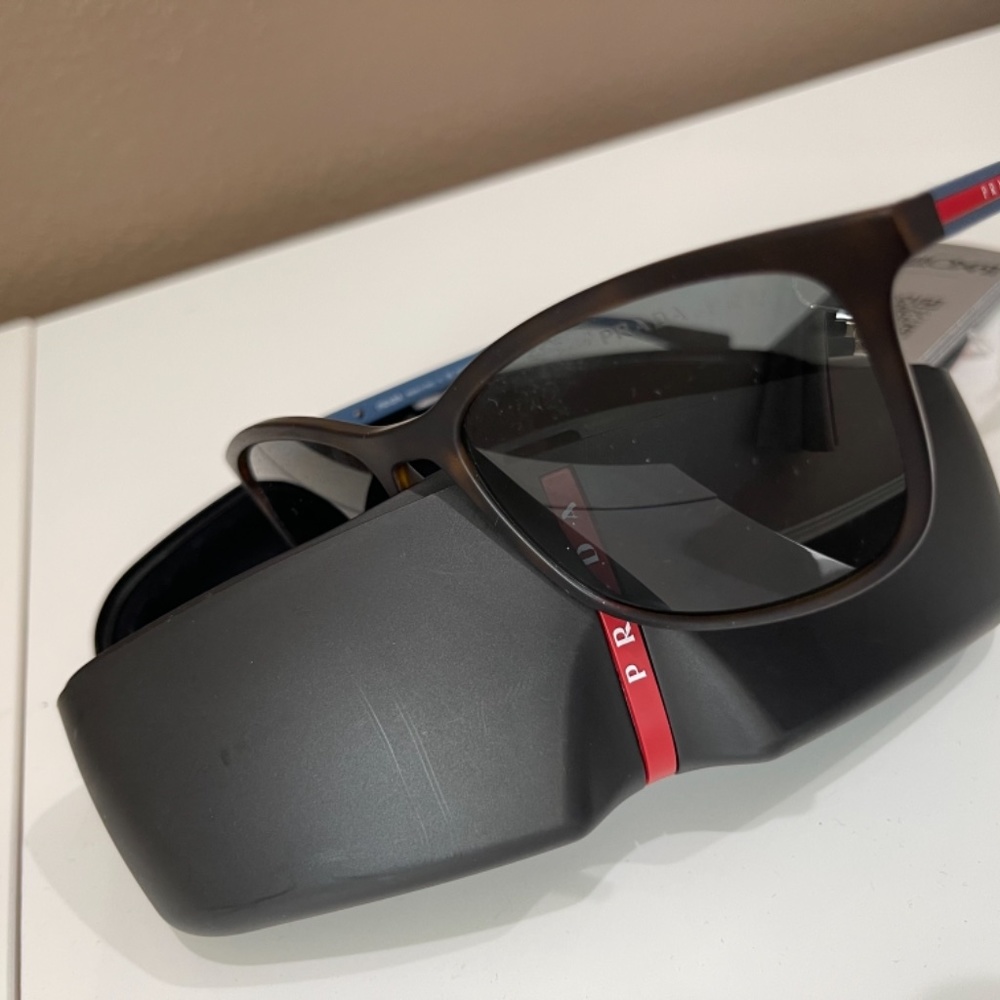 Sunglasses - Picture 6 of 6